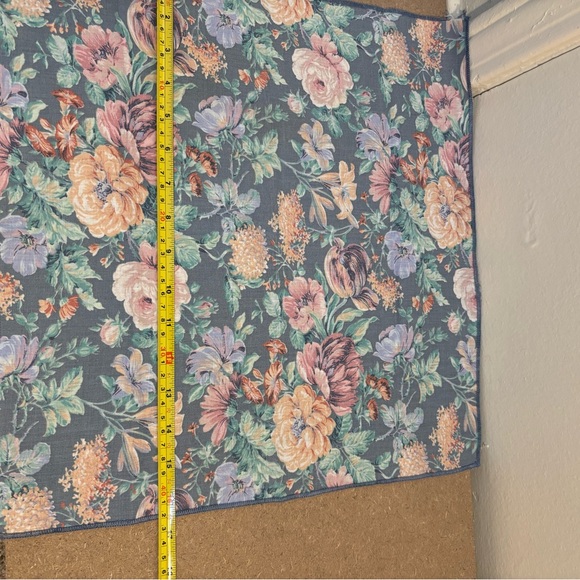 Floral Patterned Napkins Set of 12 - Picture 3 of 3